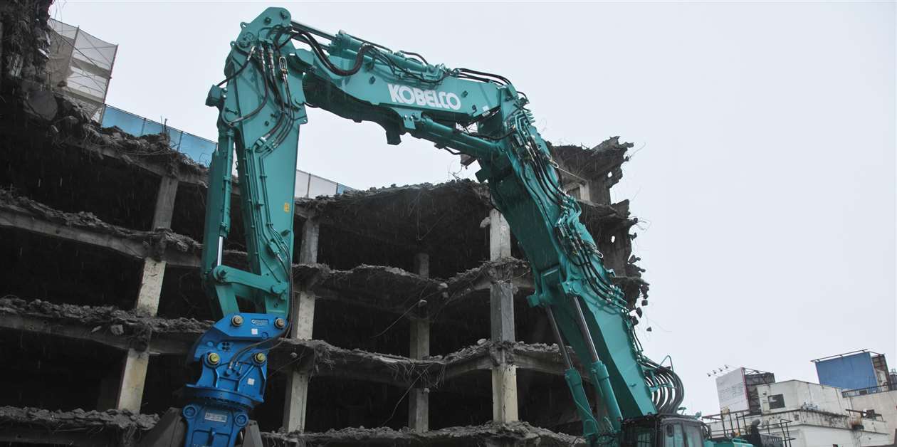 Kobelco announces first European sales of 130 t high reach