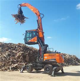 Develon DX250WMH-7 material handler