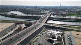 The new OB-Karl-Lehr Bridge in Duisburg