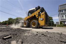 Caterpillar next-generation 260 skid steer loader