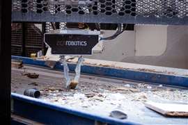 A ZenRobotics robot arm picking waste.