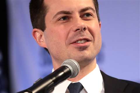 Pete_Buttigieg_(49405495202)